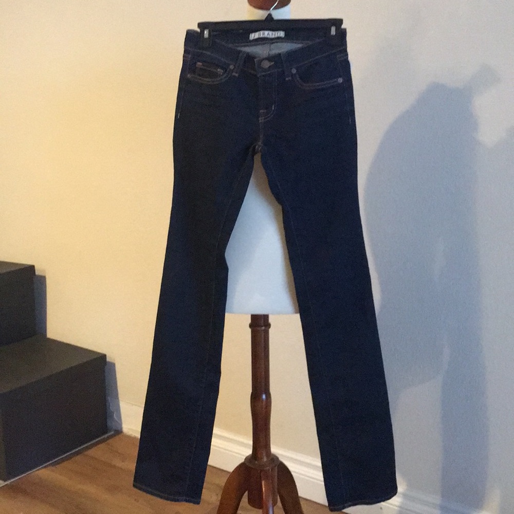 NWOT J Brand Cigarette Leg Jeans (Size 25)